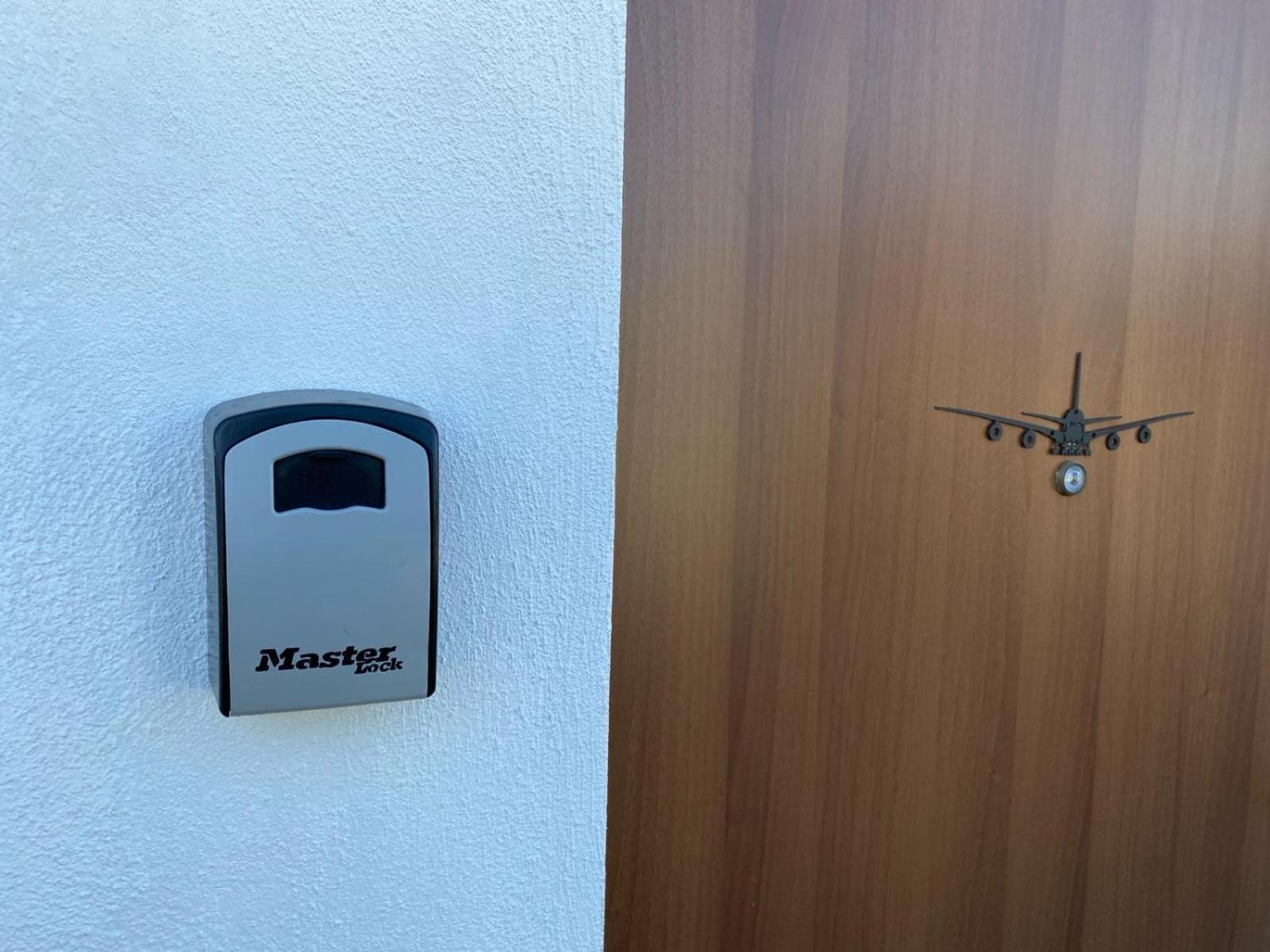 Fcoairporthouse Apartment *