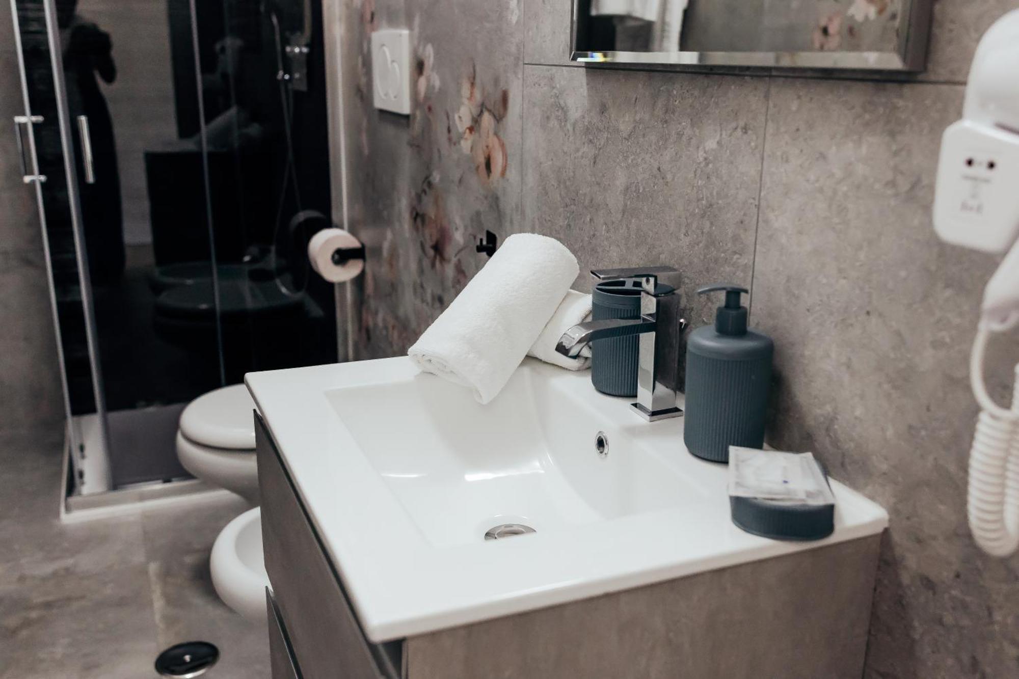 Fcoairporthouse Apartment *