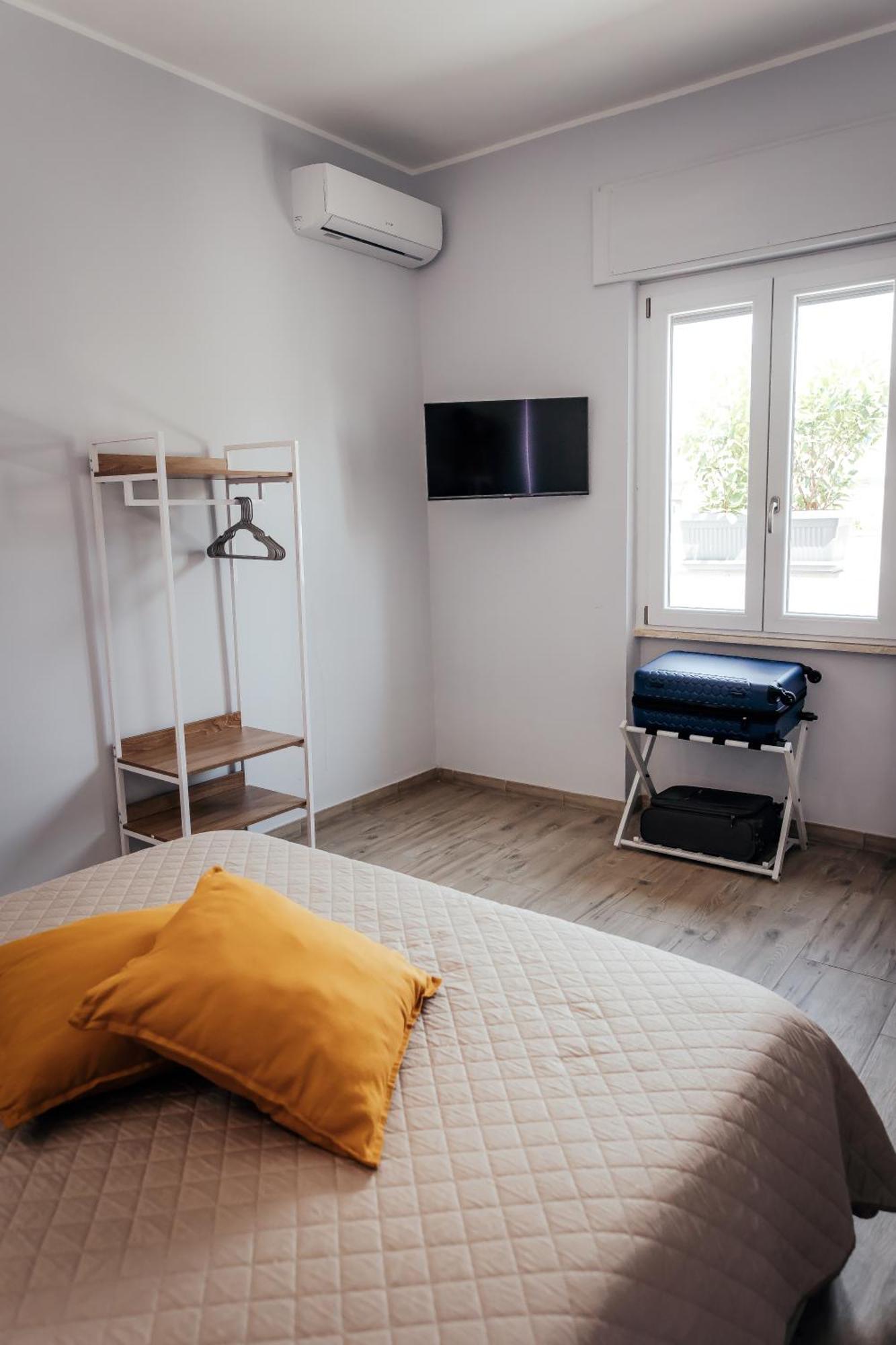 Fcoairporthouse Apartment *